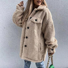 Afbeelding in Gallery-weergave laden, "Evi" Hemdjacke in Teddyfell Optik
