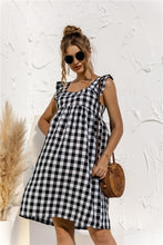 Afbeelding in Gallery-weergave laden, "Karina" Designer-Kleid