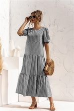 Afbeelding in Gallery-weergave laden, "Patrizia" Elegantes Designer-Kleid