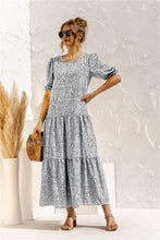 Afbeelding in Gallery-weergave laden, "Patrizia" Elegantes Designer-Kleid