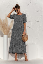 Afbeelding in Gallery-weergave laden, "Patrizia" Elegantes Designer-Kleid