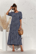 Afbeelding in Gallery-weergave laden, "Patrizia" Elegantes Designer-Kleid