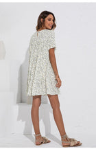 Afbeelding in Gallery-weergave laden, "Daria" Lässiges Blümchenkleid