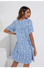 Afbeelding in Gallery-weergave laden, "Daria" Lässiges Blümchenkleid