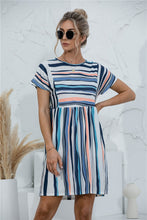 Afbeelding in Gallery-weergave laden, "Maria" Gestreiftes Designer-Kleid