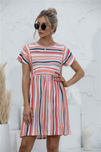 Afbeelding in Gallery-weergave laden, "Maria" Gestreiftes Designer-Kleid