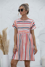 Afbeelding in Gallery-weergave laden, "Maria" Gestreiftes Designer-Kleid