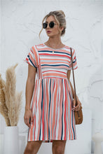 Afbeelding in Gallery-weergave laden, "Maria" Gestreiftes Designer-Kleid