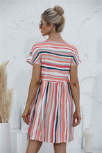 Afbeelding in Gallery-weergave laden, "Maria" Gestreiftes Designer-Kleid