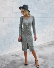 Afbeelding in Gallery-weergave laden, "Nita" Elegantes Midikleid
