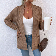 Afbeelding in Gallery-weergave laden, "Milena" Klassische Strickjacke
