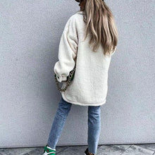 Afbeelding in Gallery-weergave laden, "Evi" Hemdjacke in Teddyfell Optik