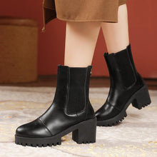 Afbeelding in Gallery-weergave laden, "Foxy" Chelseaboot mit Absatz