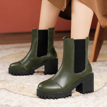 Afbeelding in Gallery-weergave laden, "Foxy" Chelseaboot mit Absatz