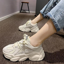 Afbeelding in Gallery-weergave laden, YBO™ Plateau-Turnschuhe
