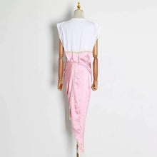 Afbeelding in Gallery-weergave laden, Extravagantes Kleid
