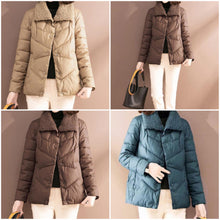 Afbeelding in Gallery-weergave laden, "Marlene" Schlichte Steppjacke
