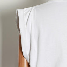 Afbeelding in Gallery-weergave laden, Extravagantes Kleid
