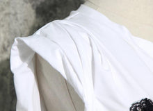 Afbeelding in Gallery-weergave laden, Extravagantes Kleid
