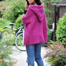 Afbeelding in Gallery-weergave laden, "Pia" Kapuzen-Strickjacke
