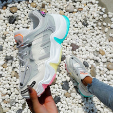 Afbeelding in Gallery-weergave laden, YBO™ Atmungsaktive Sneaker "Rainbow"
