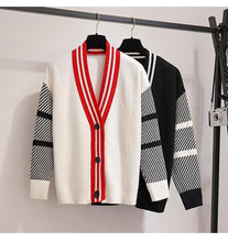 Afbeelding in Gallery-weergave laden, Zweiteiliges Set - Gestrickte Jacke und Shorts
