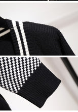 Afbeelding in Gallery-weergave laden, Zweiteiliges Set - Gestrickte Jacke und Shorts
