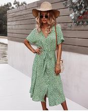 Afbeelding in Gallery-weergave laden, "Maja" Designer-Kleid mit Blumenprint
