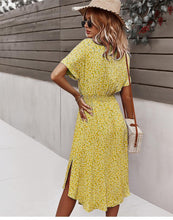 Afbeelding in Gallery-weergave laden, "Maja" Designer-Kleid mit Blumenprint
