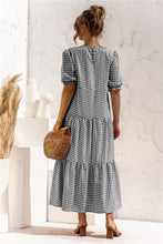 Afbeelding in Gallery-weergave laden, "Patrizia" Elegantes Designer-Kleid

