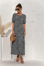 Afbeelding in Gallery-weergave laden, "Patrizia" Elegantes Designer-Kleid
