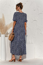 Afbeelding in Gallery-weergave laden, "Patrizia" Elegantes Designer-Kleid
