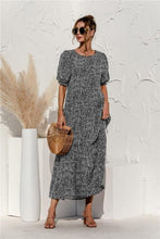 Afbeelding in Gallery-weergave laden, "Patrizia" Elegantes Designer-Kleid
