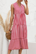 Afbeelding in Gallery-weergave laden, "Nedda" Gestreiftes Designer-Kleid
