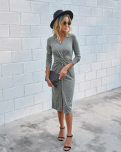 Afbeelding in Gallery-weergave laden, "Nita" Elegantes Midikleid
