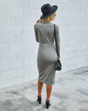 Afbeelding in Gallery-weergave laden, "Nita" Elegantes Midikleid
