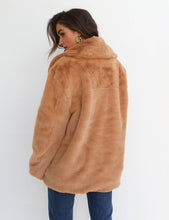 Afbeelding in Gallery-weergave laden, "Magdalena" Eleganter Wintermantel
