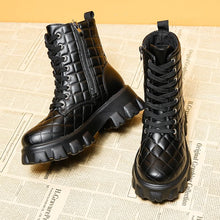 Afbeelding in Gallery-weergave laden, "Mila" Plateau-Stiefelette

