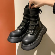 Afbeelding in Gallery-weergave laden, "Maria" Winterboots mit Schnürren
