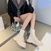 Afbeelding in Gallery-weergave laden, "Maria" Winterboots mit Schnürren
