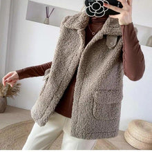 Afbeelding in Gallery-weergave laden, &quot;Anastasia&quot; Wollig-Weiche Weste
