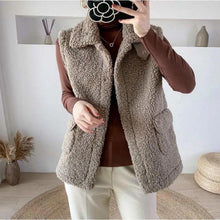 Afbeelding in Gallery-weergave laden, &quot;Anastasia&quot; Wollig-Weiche Weste
