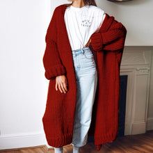 Afbeelding in Gallery-weergave laden, "Lilien" Kuschelige Longstrickjacke
