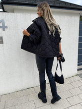 Afbeelding in Gallery-weergave laden, "Mimi" Elegante Steppjacke
