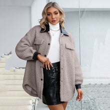 Afbeelding in Gallery-weergave laden, "Luise" Kuschelige Hemdjacke
