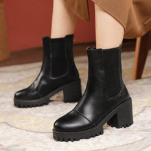 Afbeelding in Gallery-weergave laden, "Foxy" Chelseaboot mit Absatz
