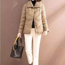 Afbeelding in Gallery-weergave laden, "Marlene" Schlichte Steppjacke
